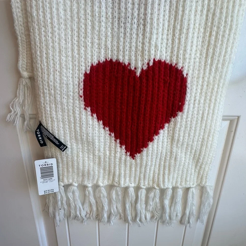 Torrid Ivory and Red Heart Scarf NWT